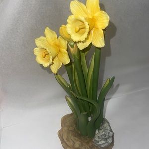 Vintage porcelain collector flower